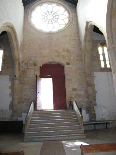 http://www.jlgimenez.es/lugares_favoritos/Tomar/Tomar_iglesiaSta_M-Olivais_entrada_abajo.JPG